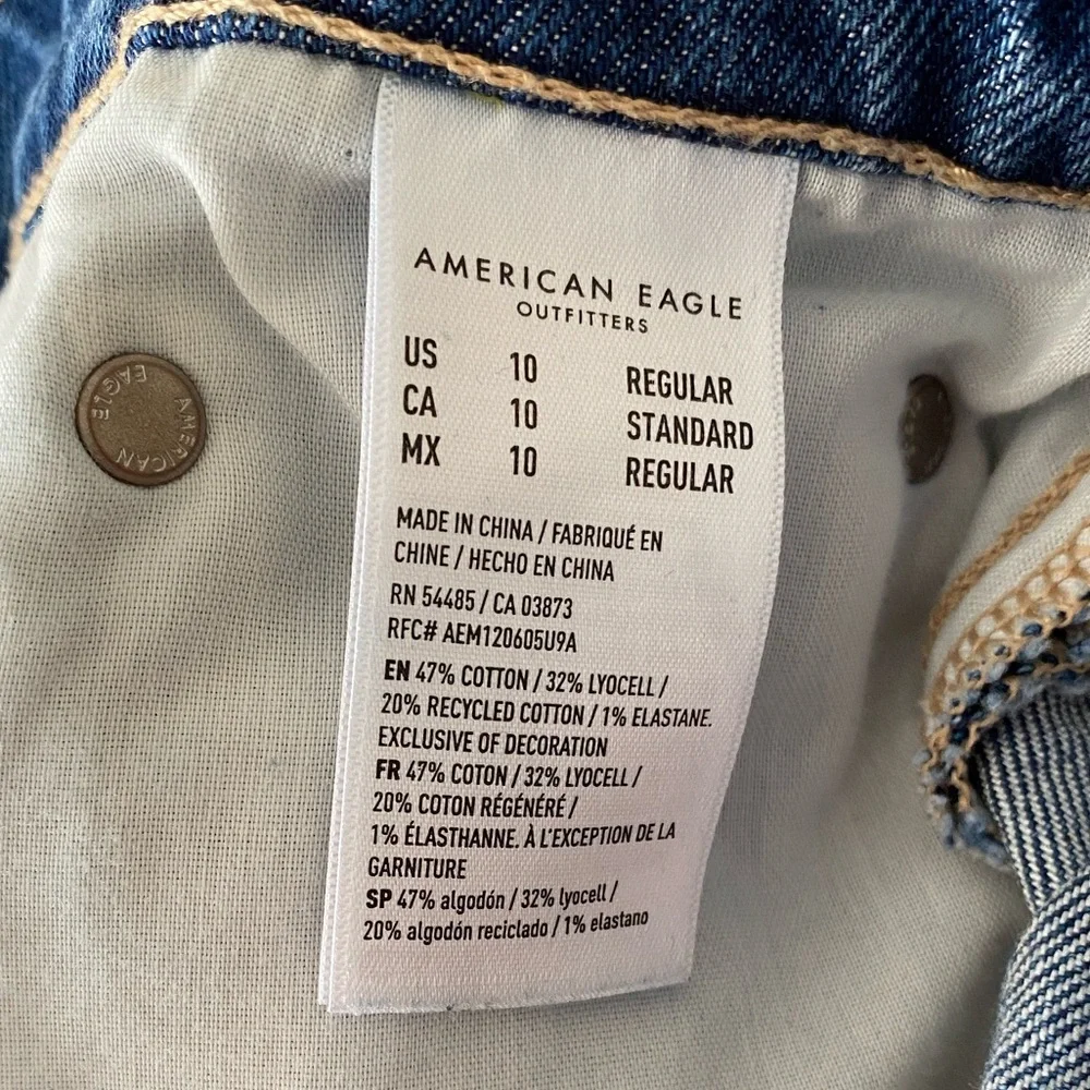 American Eagle | Medium-Wash Denim Super High-Rise Stretch Straight Jeans Sz 10 - Picture 11 of 16